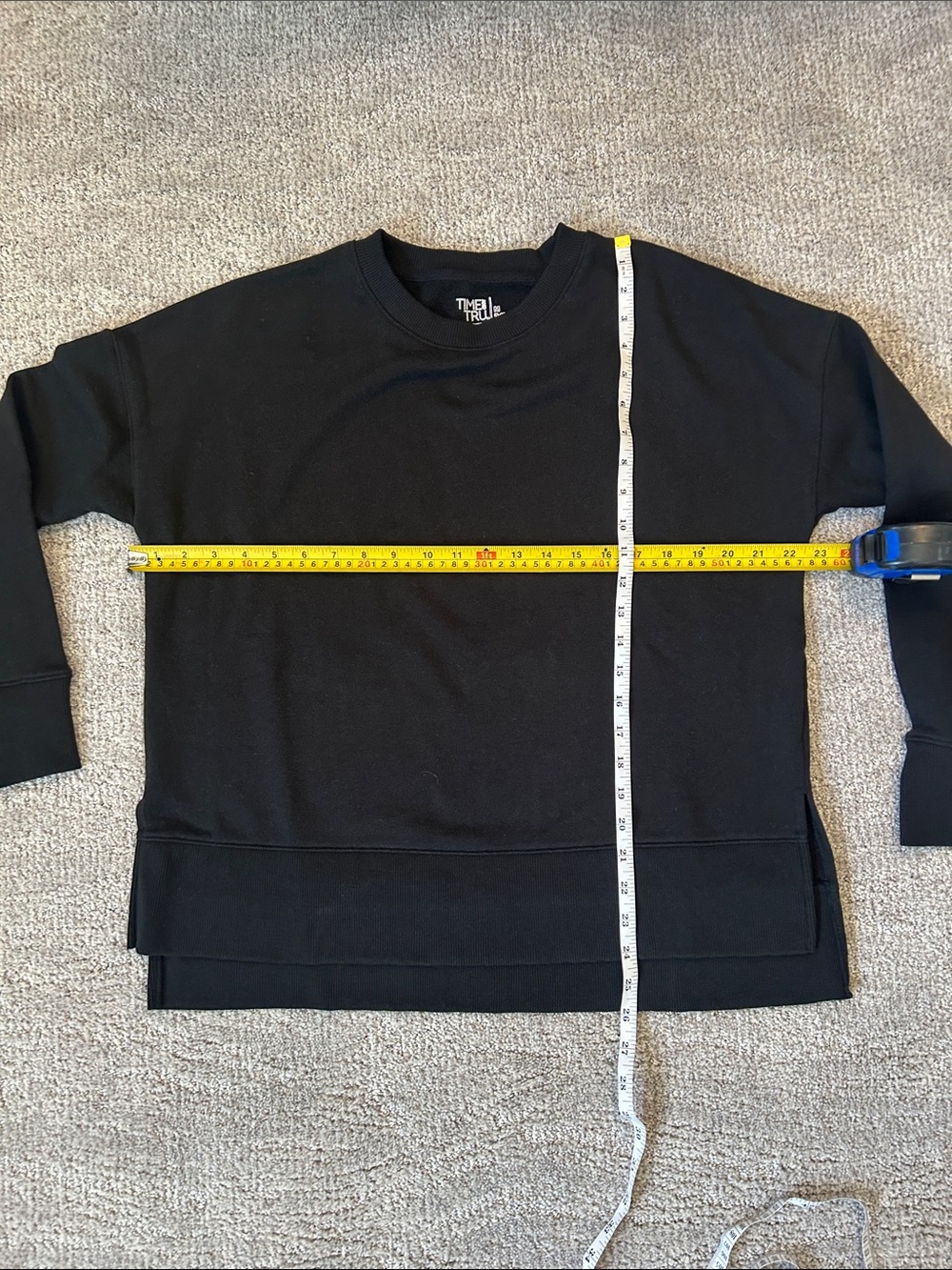 Time and Tru Black Men’s Crewneck Pullover